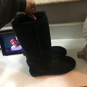 Black ugg boots
